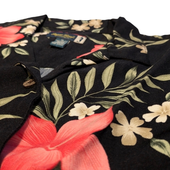 Sugar Reef Bold Botanicals Floral Paradise Top Black with Bright Vibrant Blooms - Picture 3 of 5